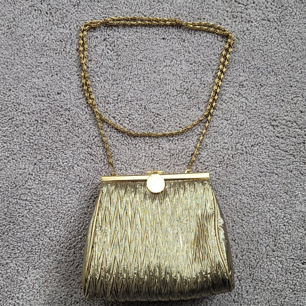 La Regale clutch